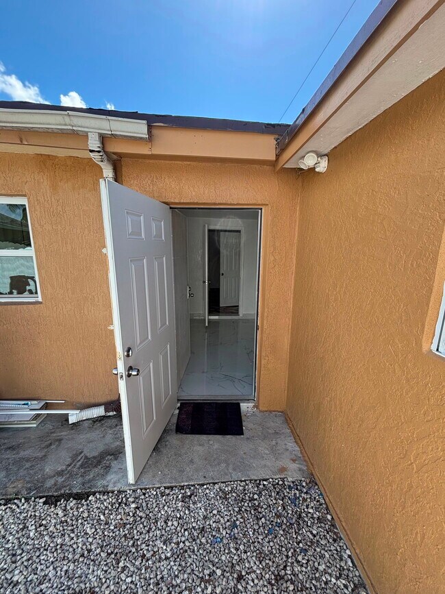 Building Photo - 1250 NW 192nd Terrace