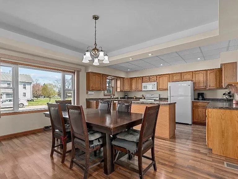 Building Photo - 225 Prospect St