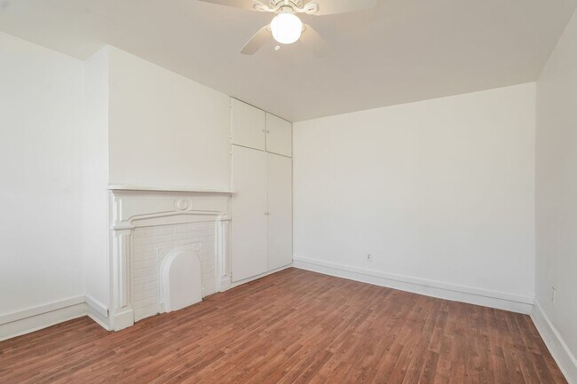 Building Photo - Quaint 2 bedroom located in historic Augusta!