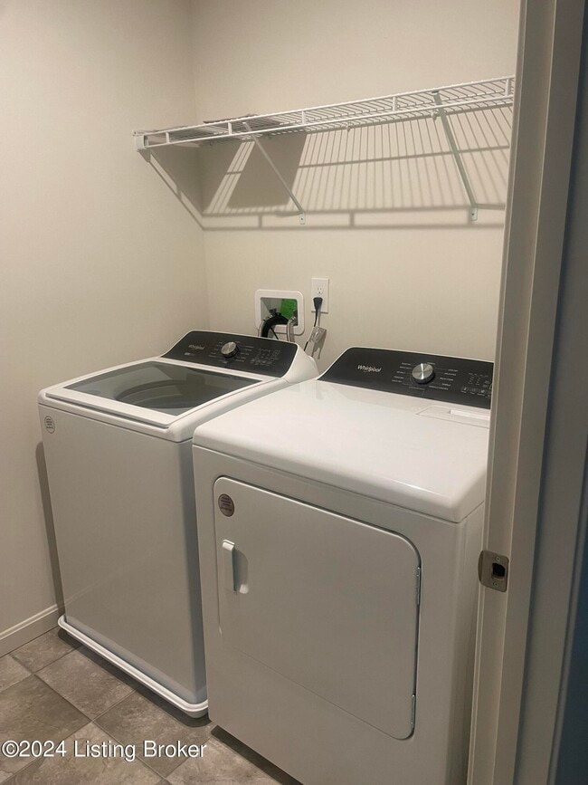 Building Photo - 804 Harland Ct