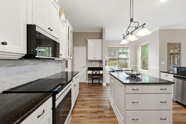 Building Photo - 477 SW 128th Terrace
