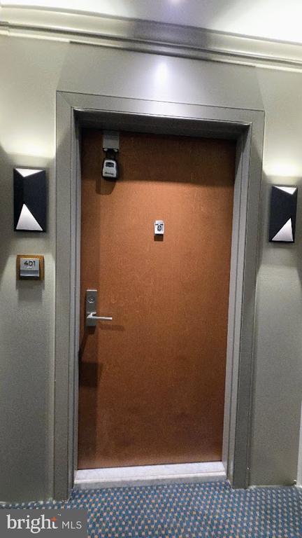 Building Photo - 4960 Sentinel Dr