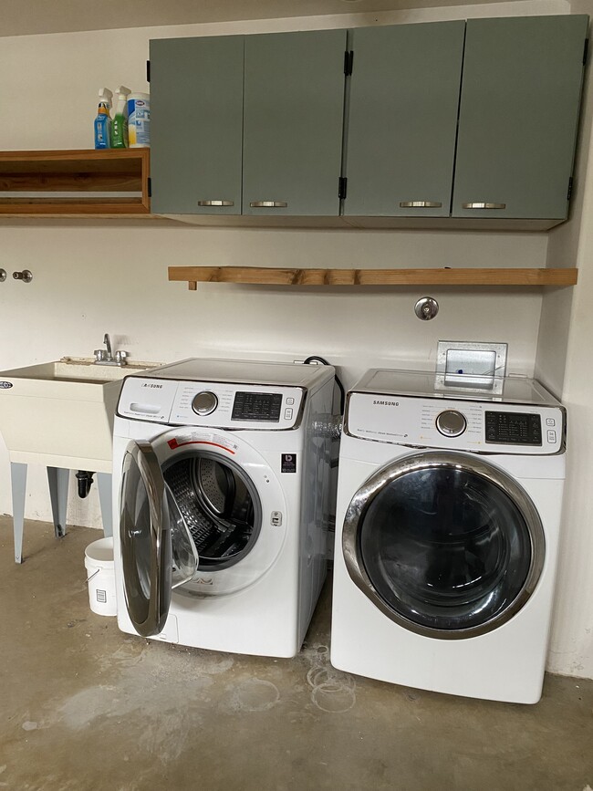 Building Photo - 67-1231-1231 Koali'ula Pl