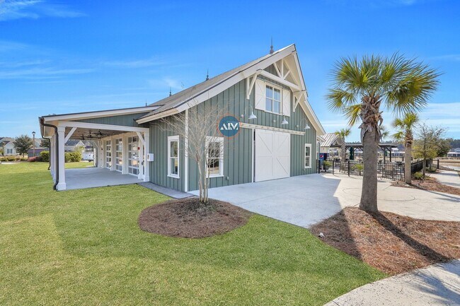 Building Photo - Beautiful custom home in Hampton Lake!