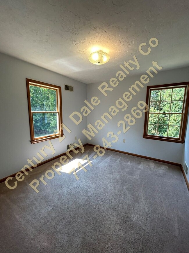 Building Photo - Gorgeous 4 Bedroom Home located in Northeastern School District with a 2 Car Garage