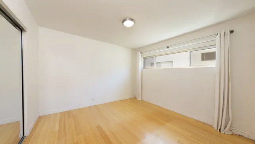 Building Photo - 11634 Gorham Ave