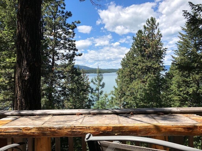 Building Photo - House on Finley Point Fully Furnished