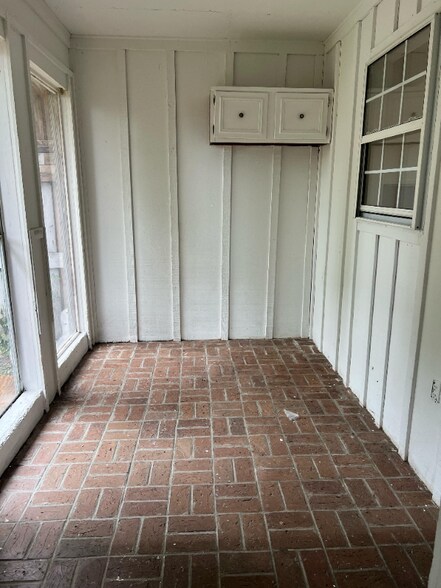 Building Photo - 1608 Fawn Vista Dr N