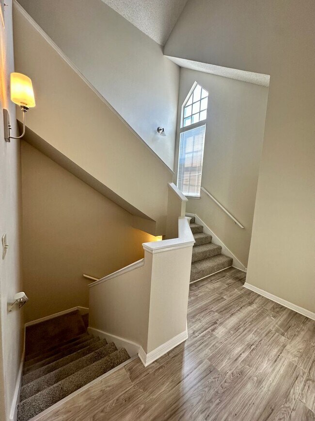 Building Photo - WG #304