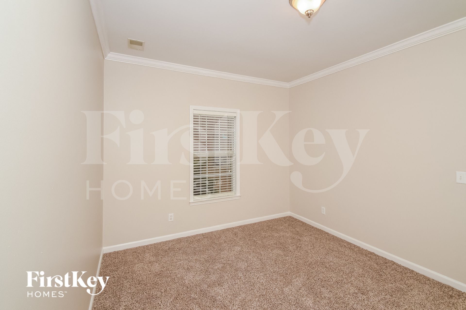 Building Photo - 540 Enclave Cir