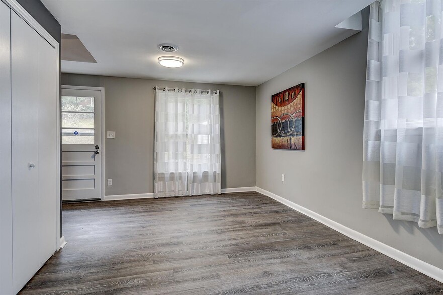 Building Photo - 2322 Cabin Hill Rd