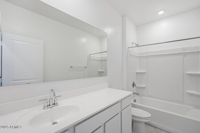 Building Photo - 1139 W Sand Cyn Ct