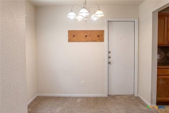 Building Photo - 310 Janelle Dr