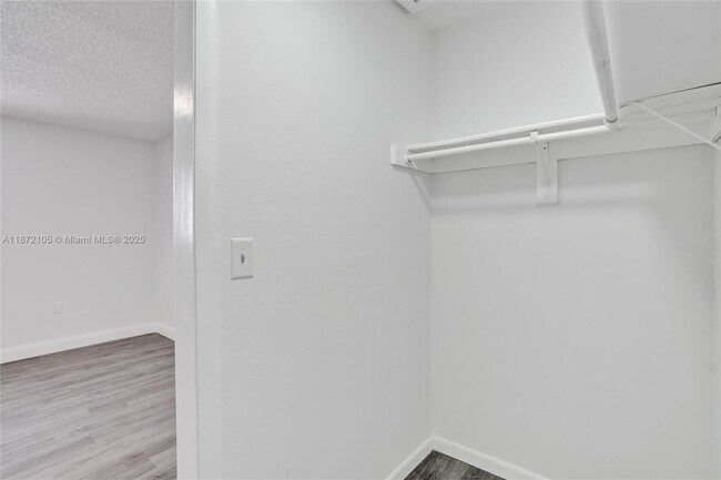 Building Photo - 3074 SW 17th St