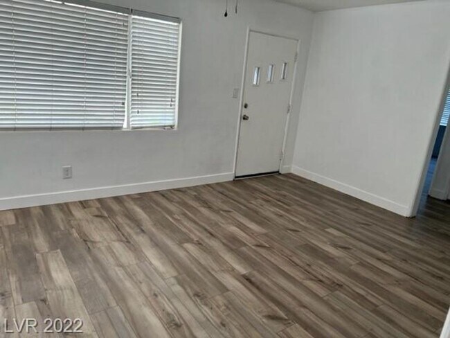 Building Photo - Charming 3-Bedroom Henderson Home with RV Parking!!