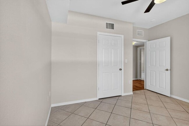 Building Photo - 6450 Emerald Dunes Dr
