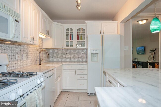 Building Photo - 4501 Arlington Blvd