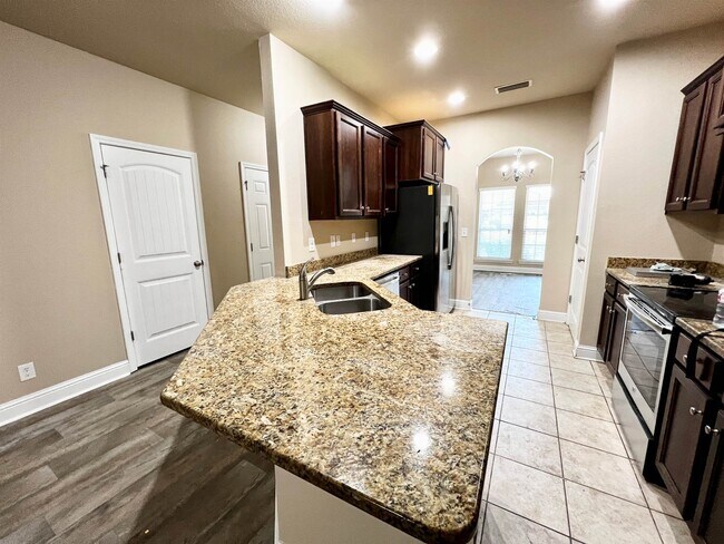 Building Photo - 3441 Summer Woods Dr