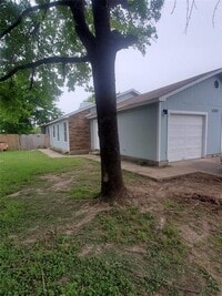Building Photo - 6909 Hyland Cir