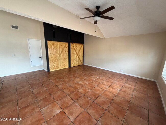 Building Photo - 1415 Plaza Seca