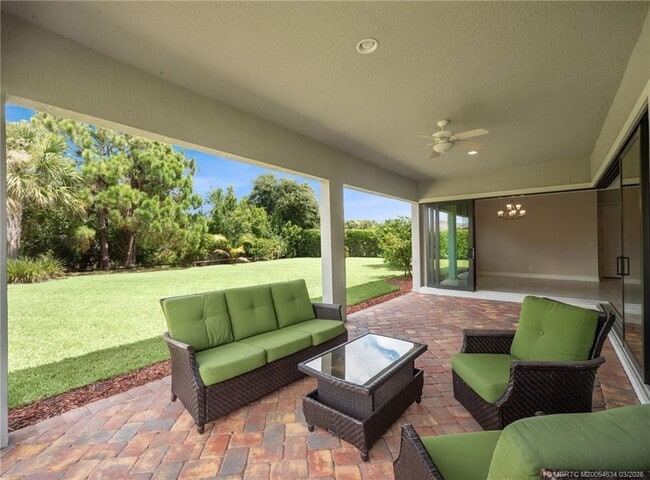 Building Photo - 724 SW Sea Green St