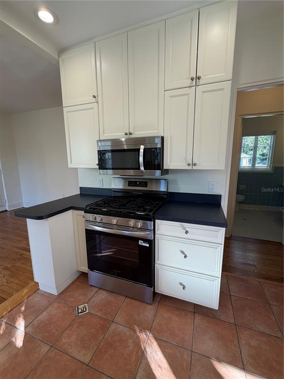 Building Photo - 48 Harvard St