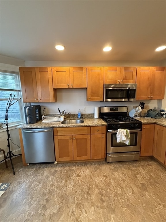 Building Photo - 290 Adams St