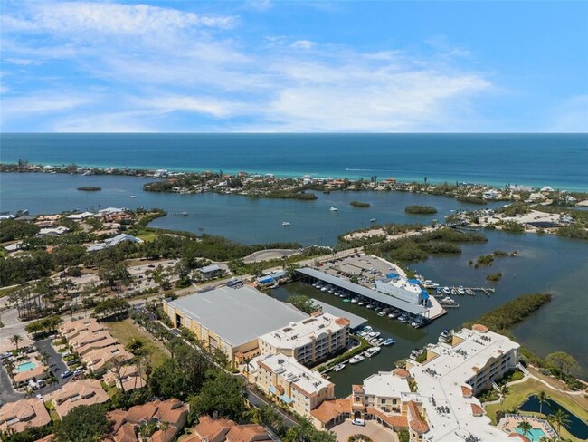 Building Photo - 14041 Bellagio Way