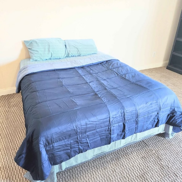 Building Photo - 5611 Aberdeen Dr