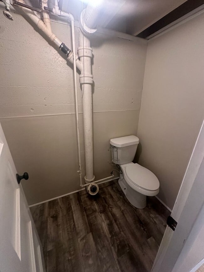 Building Photo - Ready Middle of January! Two bedrooms, one quarter bathroom home, pet friendly, central air!