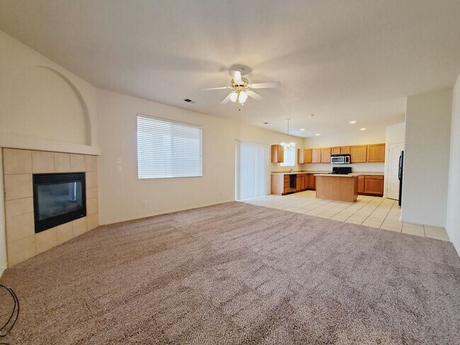 Building Photo - 3 Bedroom 2.5 Bathroom