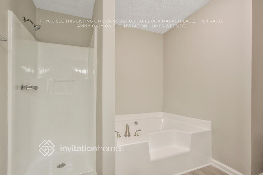 Building Photo - 5806 Bellingrath Way