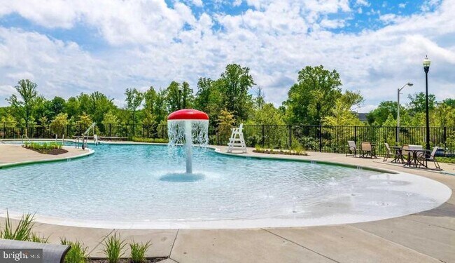 Building Photo - 9704 Glassy Creek Way