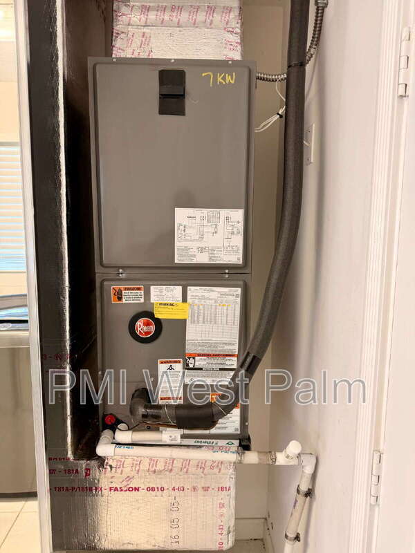 Building Photo - 8270 Eleuthera Ln