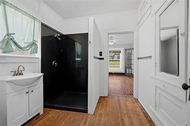 Building Photo - 529 E Woodard St
