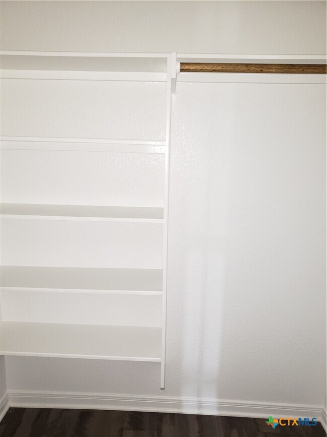 Building Photo - 1909 Euclid Dr