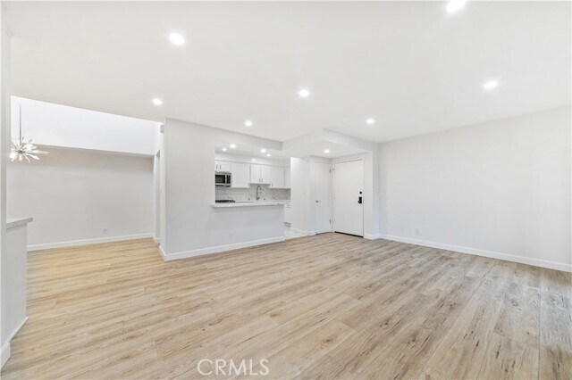 Building Photo - 15215 Magnolia Blvd