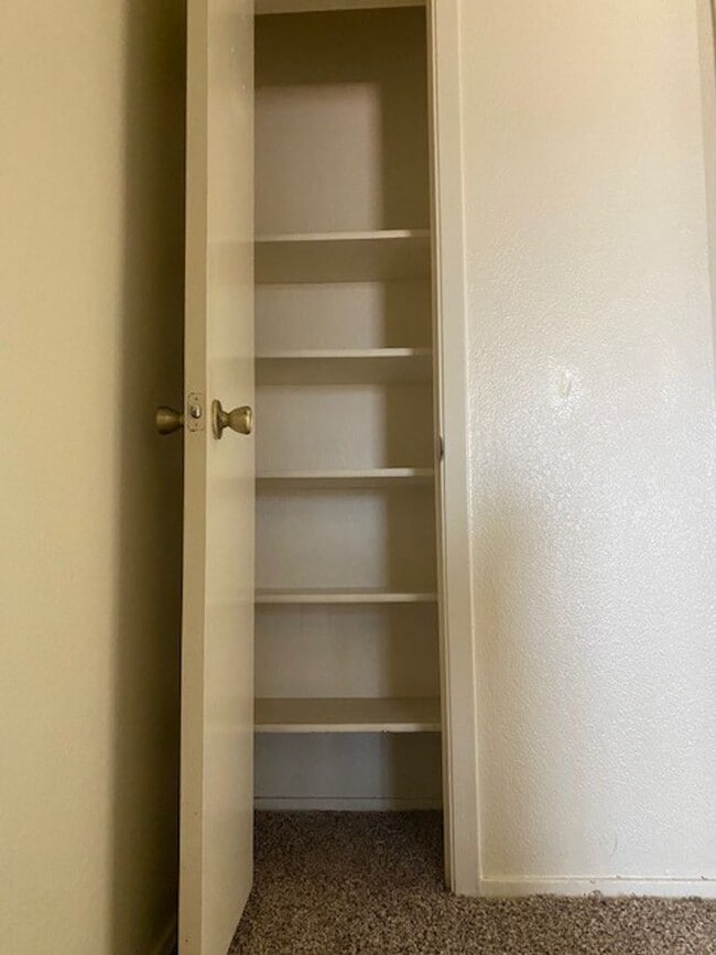 Building Photo - 2 bedroom condo close to UNT