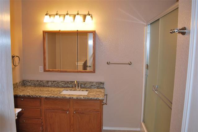 Building Photo - 3015 Scenic Glen Dr