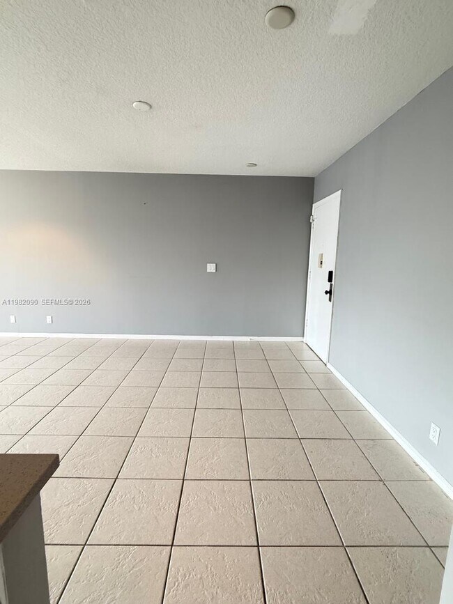 Building Photo - 2261 NE 67th St