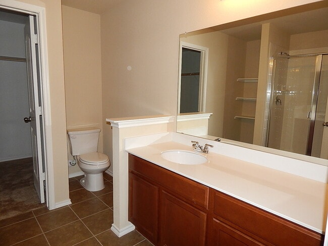 Building Photo - Beautiful 4 Bedroom Available in The Verandah