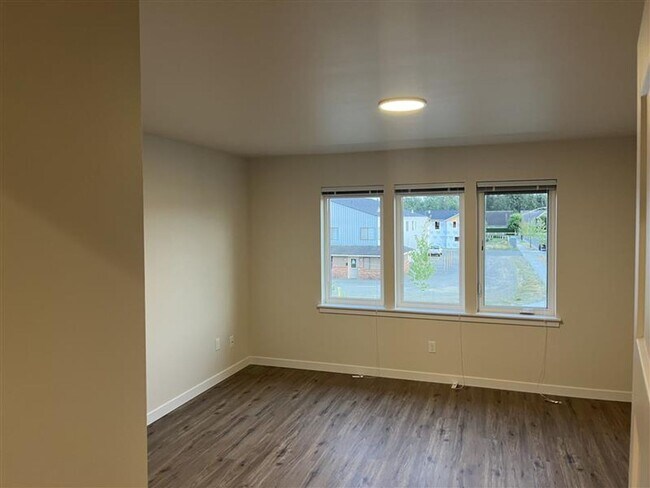 Building Photo - 2229 DeJong Dr