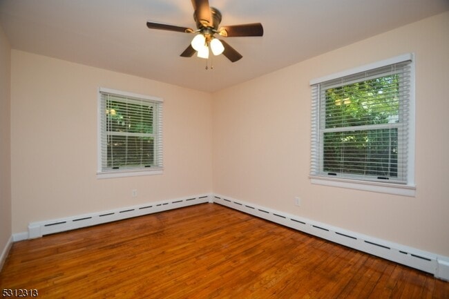 Building Photo - 62 Oakwood Ave