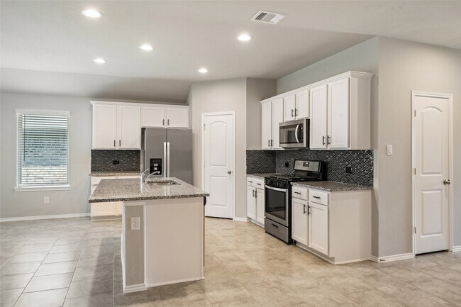 Building Photo - 13919 Leigh Lake Ln