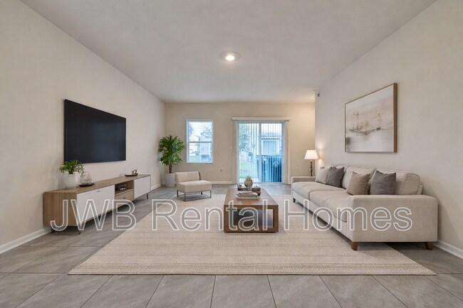 Building Photo - 421 Aralia Ln