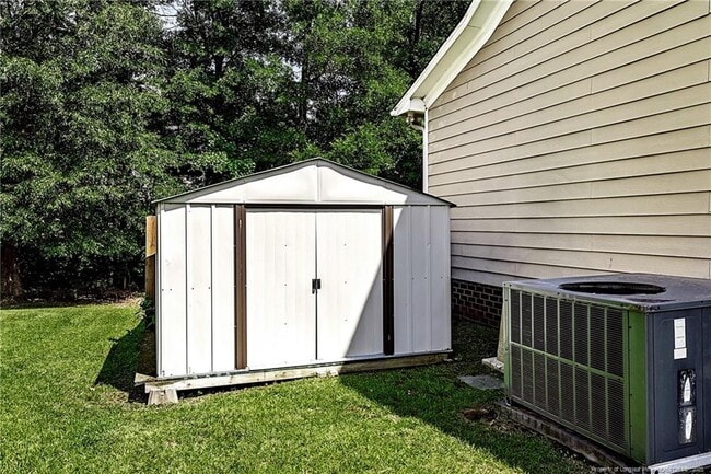 Building Photo - 5806 Rainsford Dr