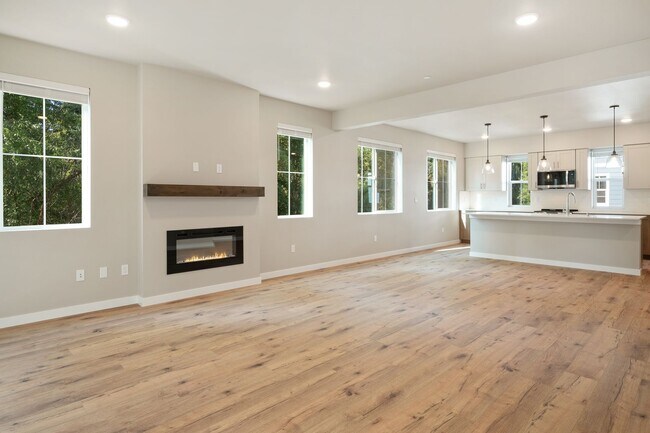 Building Photo - NEW Bothell Townhome | 4 Bedroom | $3,900