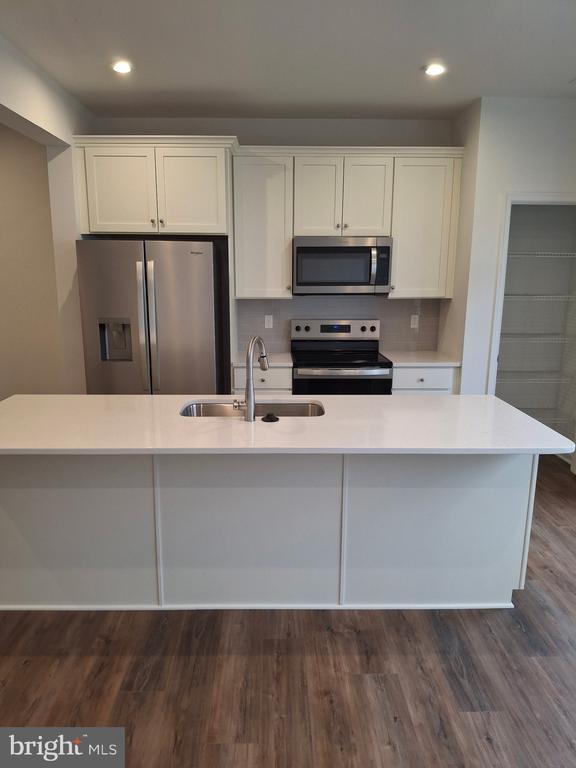 Building Photo - 612 Slick Terrace