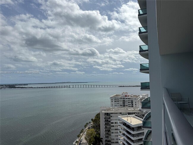 Building Photo - 1331 Brickell Bay Dr