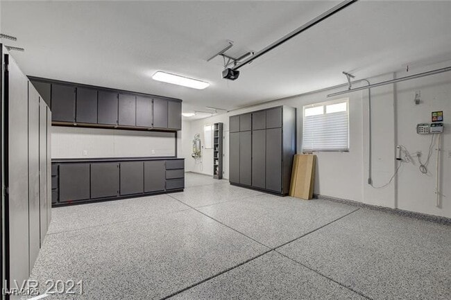 Building Photo - 1062 N Water St